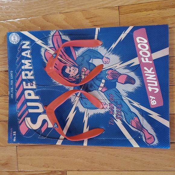 Kids Superman Flip Flops Size 5/6 - Picture 3 of 4